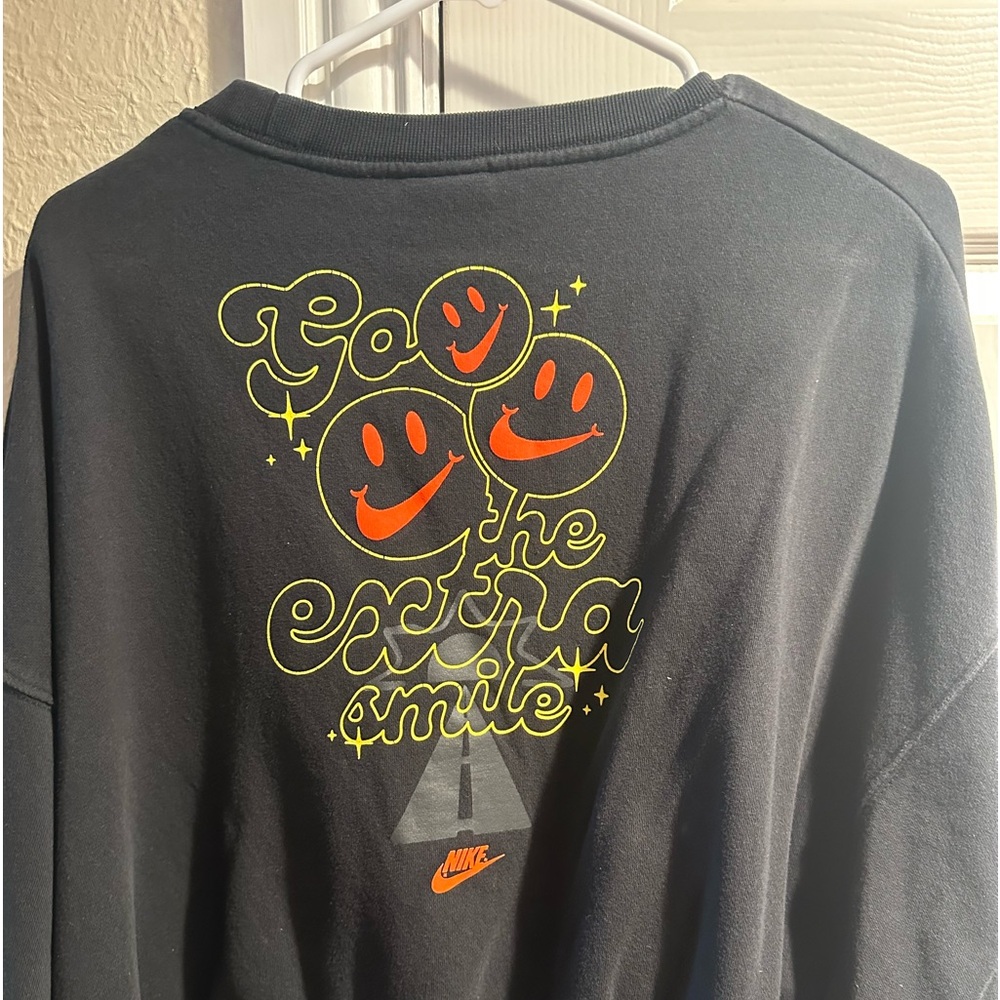 Nike crewneck sweatshirt • size small